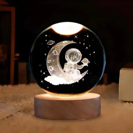 Astro LED – Luminária Espacial 3D com Suporte de Madeira | Giophi