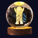 Astro LED – Luminária Espacial 3D com Suporte de Madeira | Giophi