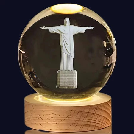 Astro LED – Luminária Espacial 3D com Suporte de Madeira | Giophi